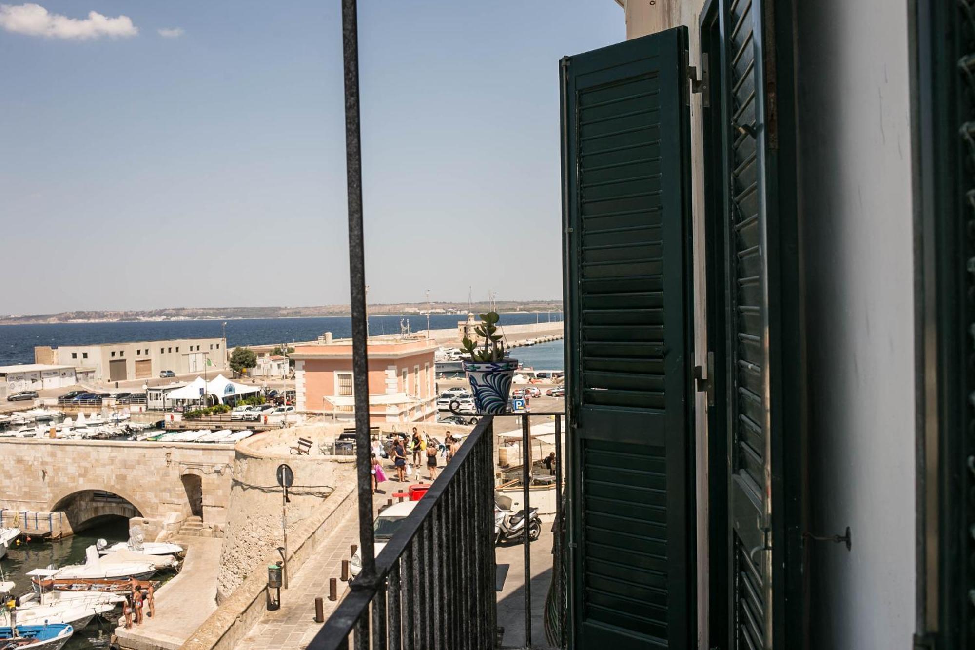 4 Balconi House-San Gregorio Palazzo Unico Vista Mare Villa Gallipoli Bagian luar foto